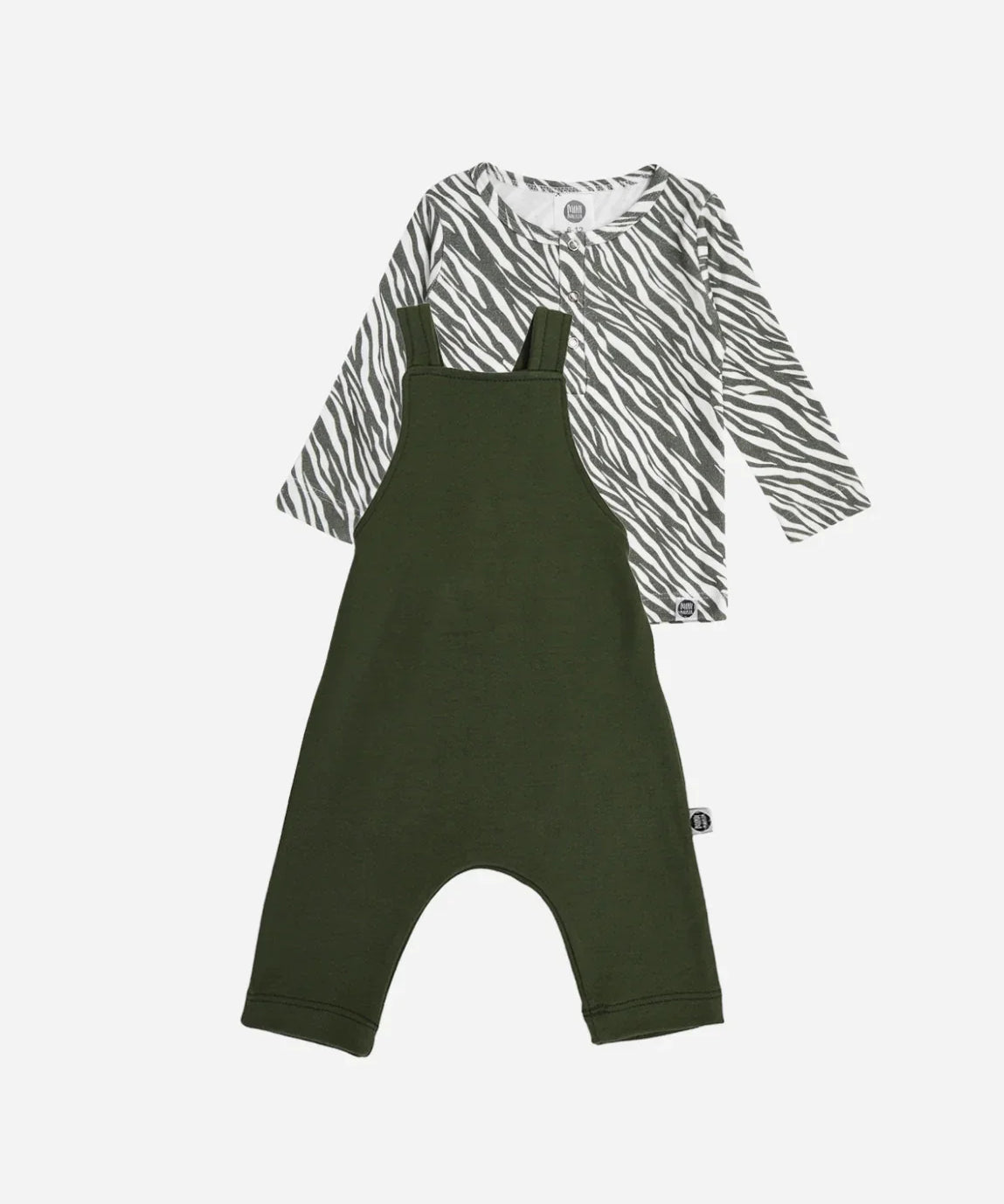 conjunto-salopete-jardineira-verde-oliva-musgo-jungle-green-menino-verde-zebra-inverno.jpg