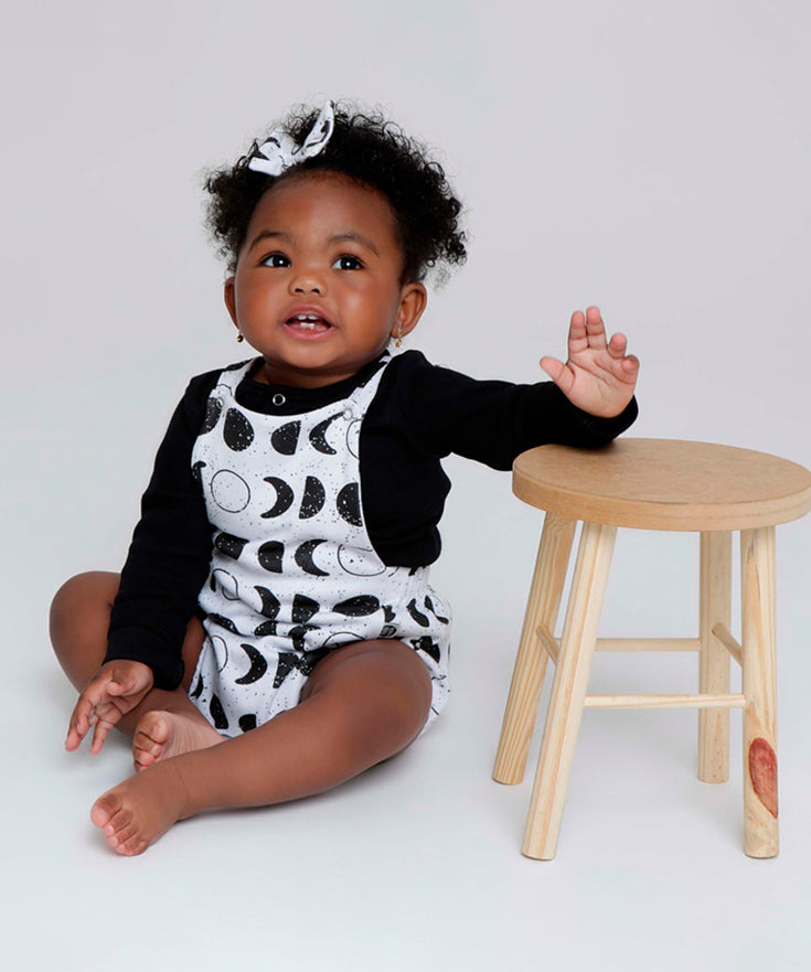 jardineira-bebe-menina-unissex-lunar-fases-da-lua-preto-e-branco-bebe-minimalista-2_4d27454f-a877-4766-b414-b810a0a52fd0.jpg