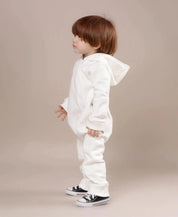Macacão Bebê Capuz e Ziper Moletom Unissex MiniMalista | Liso Branco Off - MiniMalista Baby - 0.4, Ano Novo, anonovo, b2b, Baby, black-friday, com-desconto-mm10, Frio, Menino, Neutro, new, Reveillon, tab-tam-macacao-capuz-1, Unissex, Winter Sale 20% -bebê-minimalista-estiloso