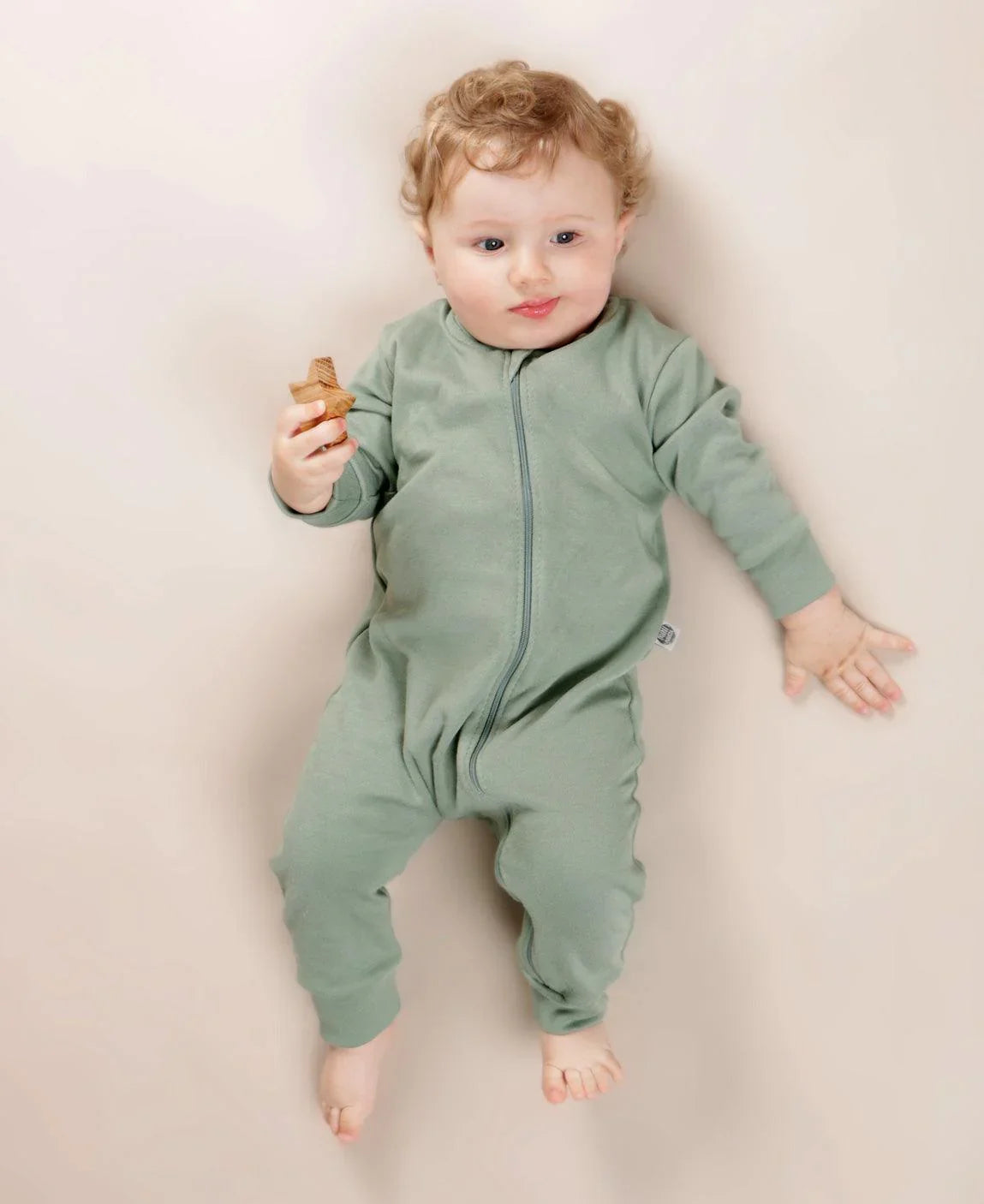 Macacão de Bebê Ziper com opção de Pezinho | Liso Sage