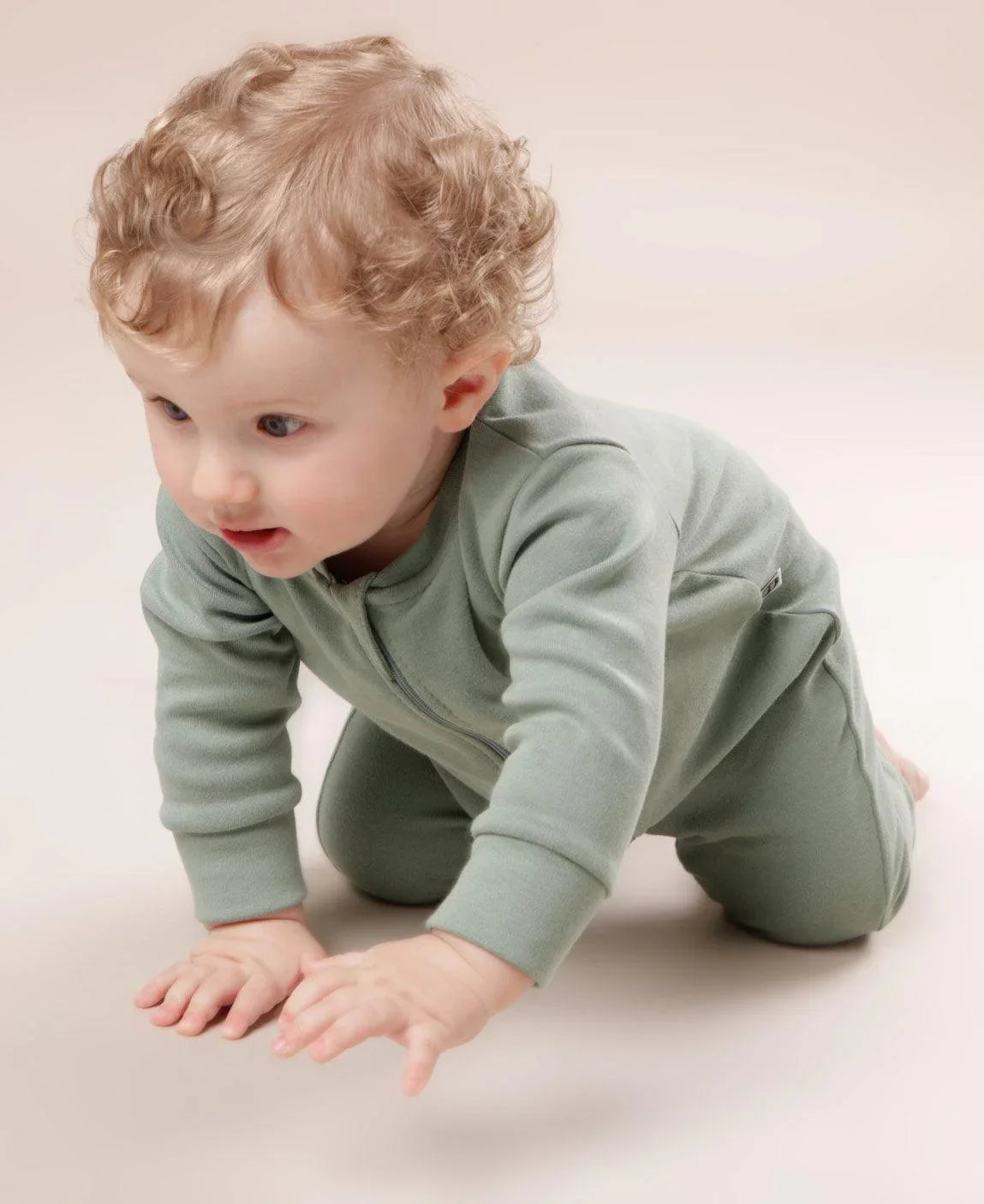 Macacão de Bebê Ziper com opção de Pezinho | Liso Sage