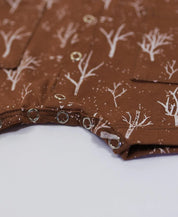 Macaquinho de Verão Botões Regata Unissex | Twig - MiniMalista Baby - 0.3, 0.4, b2b, Baby, black-friday, Calor, com-desconto-mm10, Kids, Marrom, Menino, tab-tam-macaquinho-tank-romper, Tons Terrosos, Verão -bebê-minimalista-estiloso