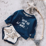 Moletom Peluciado Unissex Out Of This World Fundo Azul Sky - MiniMalista Baby - 0.45, b2b, Baby, black-friday, com-desconto-mm10, Frio, Kids, Menino, SALE-FINAL, tab-tam-moletom-basico, tab-tam-moletom-basico-baby -bebê-minimalista-estiloso