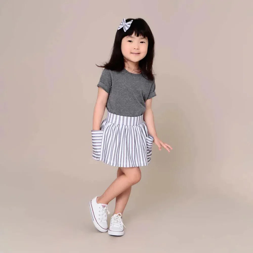 Saia Bolso Infantil | Listras Retrô Cinza - MiniMalista Baby - 0.35, b2b, black-friday, Calor, Kids, Menina, minime, outlet, SALE-FINAL, tab-tam-saia-bolso-1, Verão -bebê-minimalista-estiloso