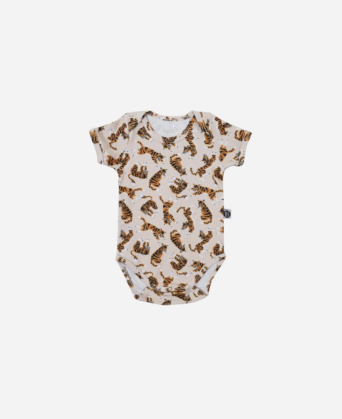 Body de Bebê Manga Curta Unissex | Tiger - MiniMalista Baby - 0.35, 0.4, b2b, Baby, black-friday, com-desconto-mm10, Meia Estação, Menino, Neutro, tab-tam-body-curto, Unissex -bebê-minimalista-estiloso